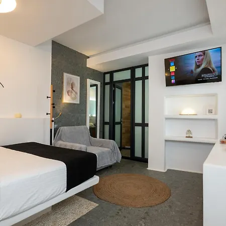 Mykonos Double Luxury Mini Suites-with External Hot Adults Only אנו מרה