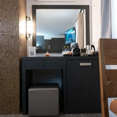 Mykonos Double Luxury Mini Suites-with External Hot Adults Only אנו מרה