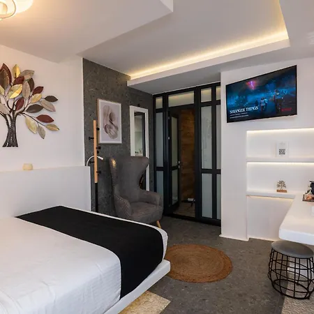 Mykonos Double Luxury Mini Suites-with External Hot Adults Only 阿诺梅拉